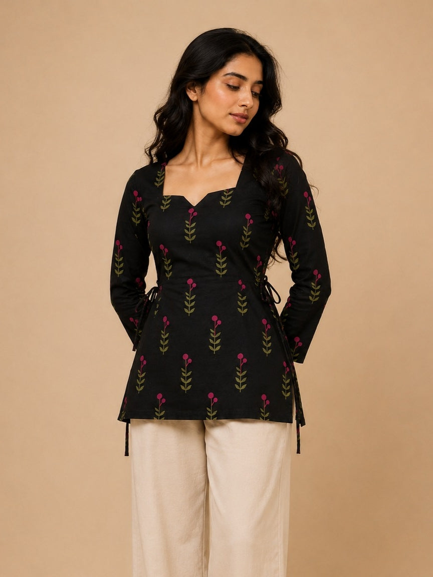 Noira Side Corset Kurti