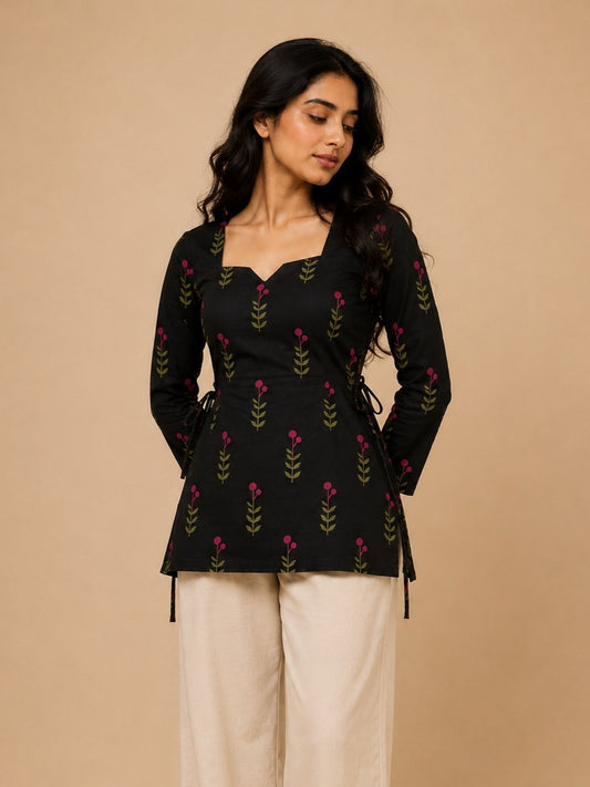 Noira Side Corset Kurti
