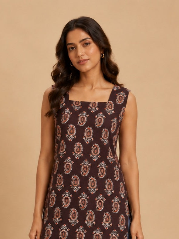 Inaaya Sleevless Corset Kurti