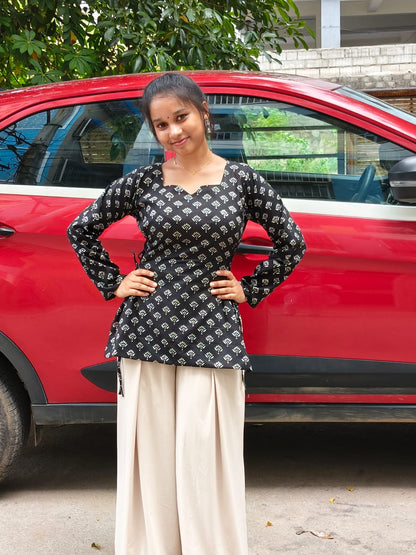 Nazakat Side Corset Kurti